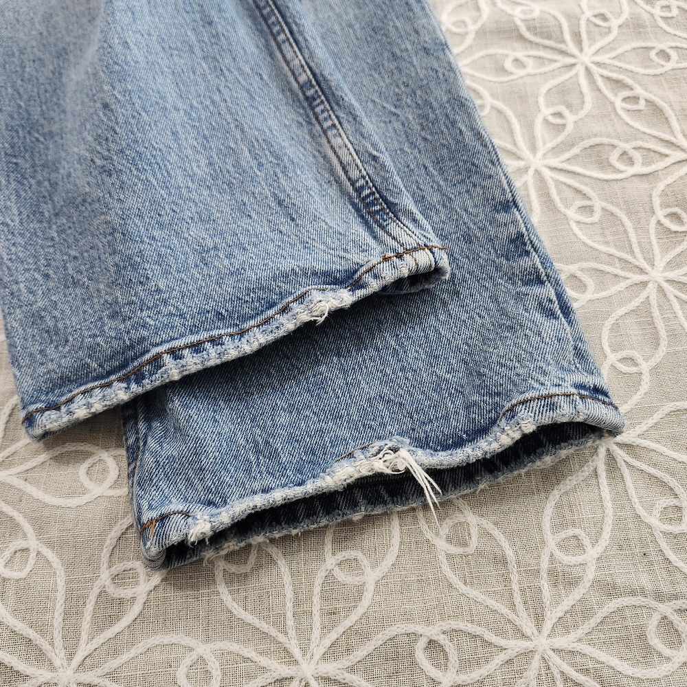 Abercrombie & Fitch 90's Straight  Ultra High Rise Jeans - Picture 8 of 15